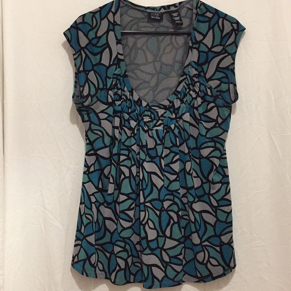 FOB scoop Neck geometric women’s shirt Large